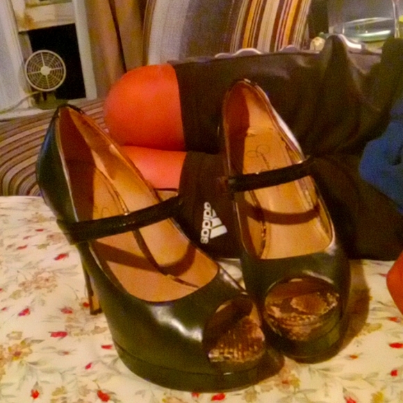 Heels - Picture 1 of 5